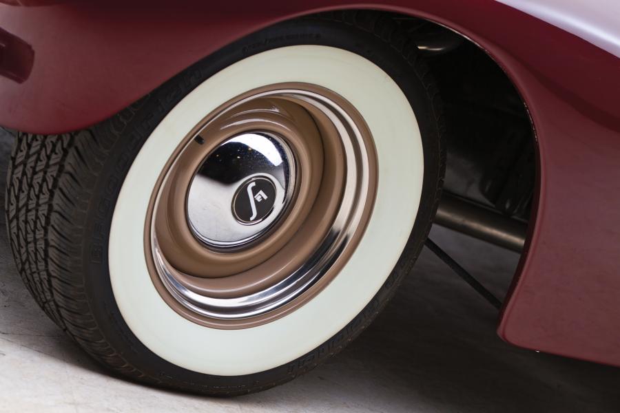 Колеса LaSalle Custom Convertible Coupe (38-5067) 1938 года  (фото 8 из 20)